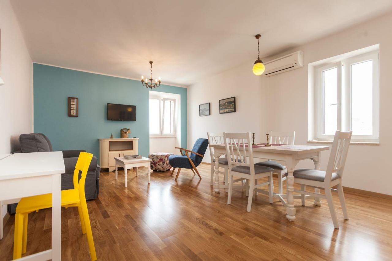 Apartment Amare Seaview Ровінь Екстер'єр фото