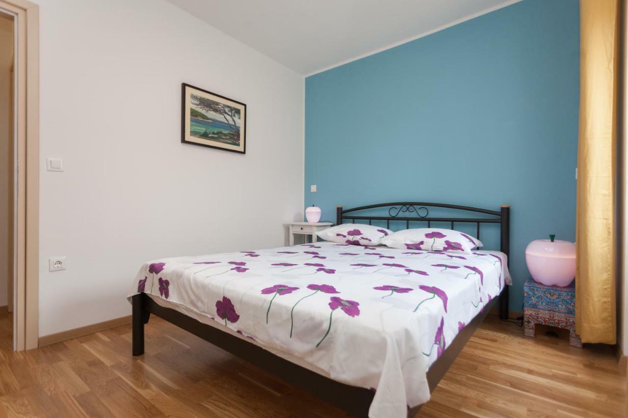 Apartment Amare Seaview Ровінь Екстер'єр фото