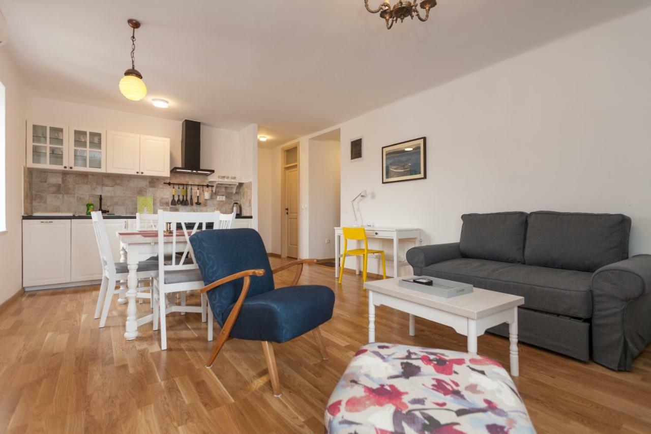 Apartment Amare Seaview Ровінь Екстер'єр фото