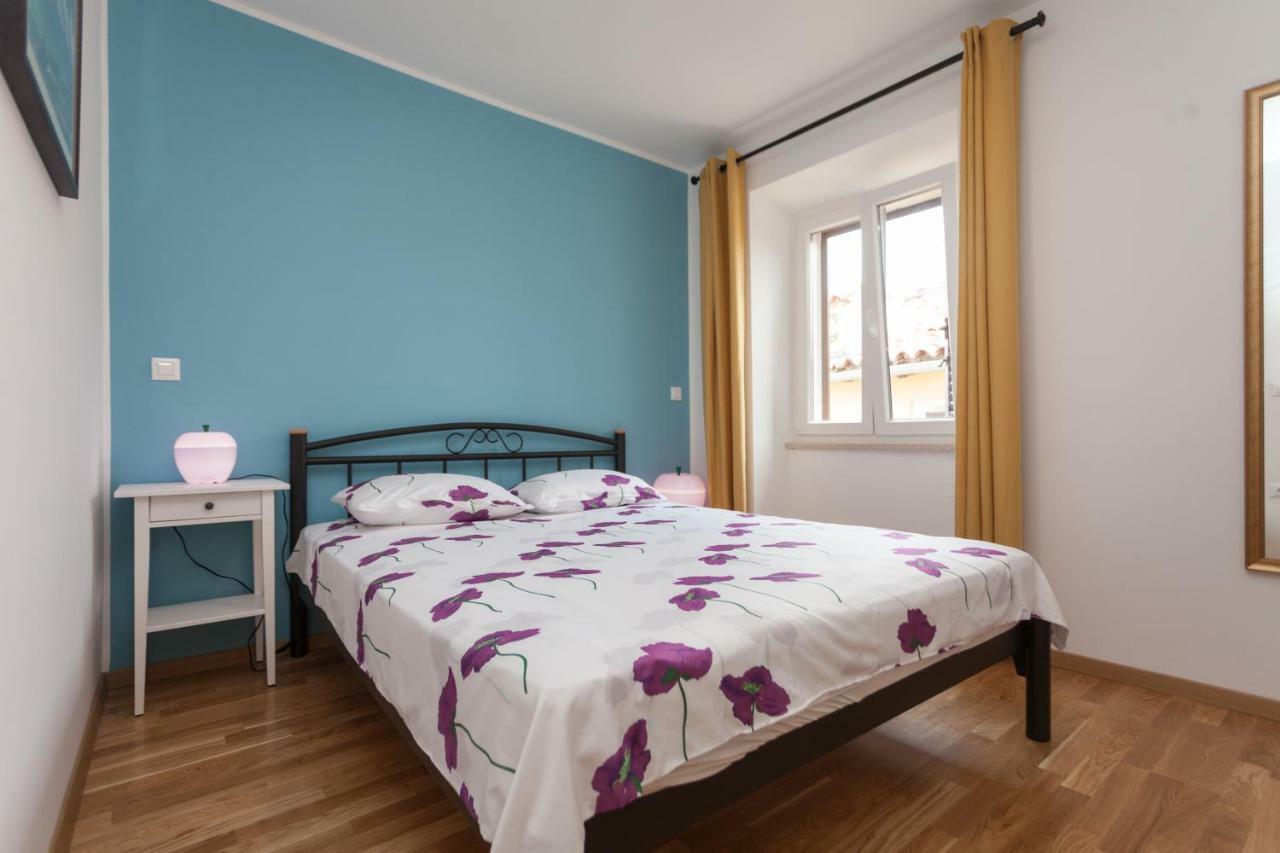 Apartment Amare Seaview Ровінь Екстер'єр фото