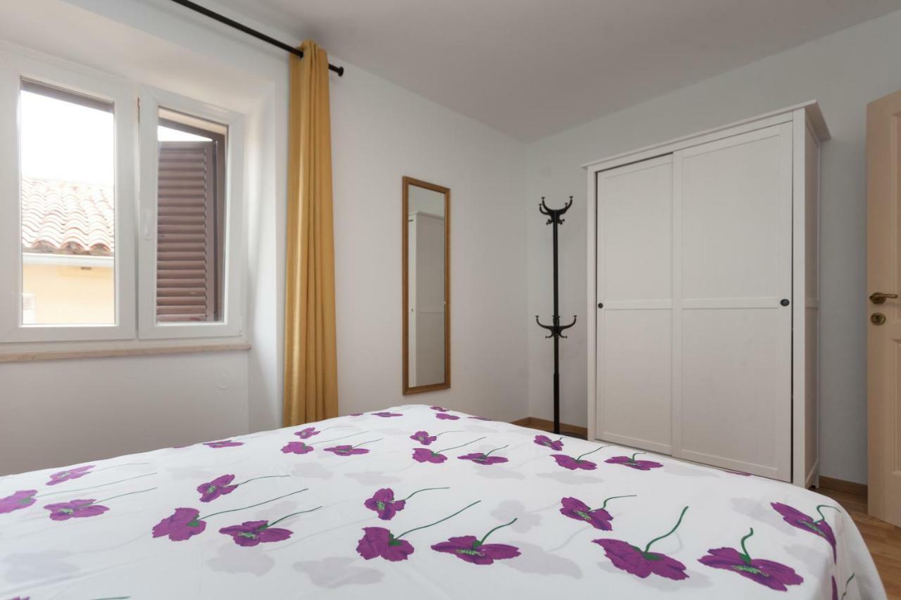 Apartment Amare Seaview Ровінь Екстер'єр фото